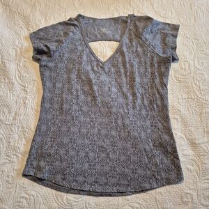 Kuhl women's Large gray cut out back short sleeve shirt VGUC